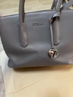 FURLA ショルダーバッグ　グレーのサムネイル