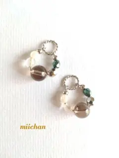 ♡２５０ハンドメイドピアスダークグリーンや多様ビーズのシルバー系フープピアス