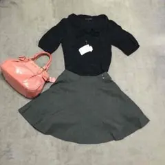 新品タグ付ブラウスのサムネイル