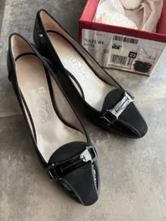 Salvatore Ferragamo ブラックパンプス 23cm