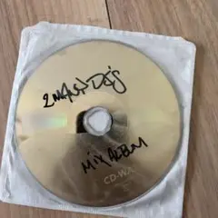 2many djs