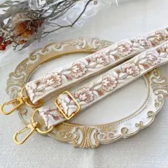 新作☆スマホショルダーストラップ／インド刺繍／ハンドメイド／ホワイト