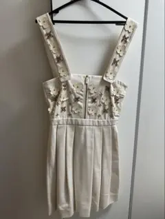 miumiu デニムフラワービジューワンピースのサムネイル
