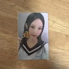 ユナ ILLIT bomb yzy yizhiyu ラキドロ トレカ 中華 - メルカリ