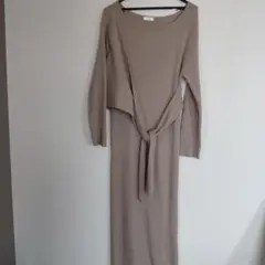 LOWRYS FARM ベージュ ニットロングワンピース後ろスリット入り