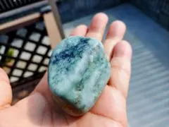 ［白地に映えるアップルグリーン×濃緑］糸魚川翡翠18g ヒスイ　ひすい 白地に映えるアップルグリーン×濃緑］糸魚川翡翠18g ヒスイ ひすい