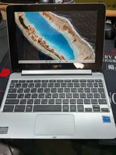 ASUS Chromebook C101P コンパクトな金属ボディ
