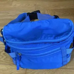 青のボディバッグ・ウエストポーチ