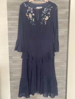 VIVIENNE TAM 花柄刺繍ワンピース ネイビー サイズ38のサムネイル