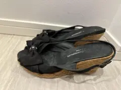 黒リボン付きエスパドリーユサンダル