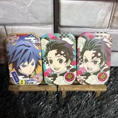 鬼滅の刃 まるかく缶バッジ冨岡義勇 錆兎 竈門炭治郎4個セット - メルカリ