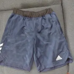 adidas ネイビー ハーフパンツ