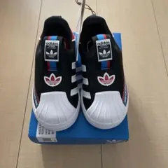 ポン様専用　新品　adidas キッズスニーカー 14㌢