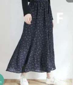 アースミュージックアンドエコロジー フレアスカート　小花柄ロングスカート