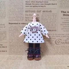 オビツ11服　クマモチーフのドット柄ワンピース　ねんどろいどどーる