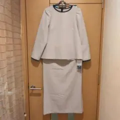 A.V.V ツインセット(ブラウス&スカート)ベージュ