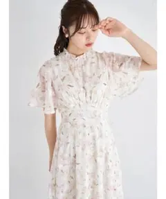 新品未開封＊トッコ　フラワージャガードシャーリングワンピース　ピンク透け感春夏