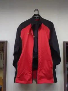 PUMA/ウィンドブレ−カ− 赤/黒 Lサイズ。上下セット。