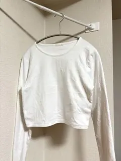 GU ホワイト 長袖 クロップドTシャツ