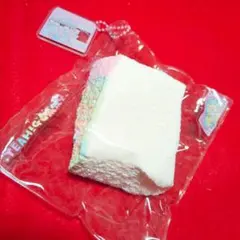 YGワイジー 虹色ケーキ 水感スクイーズ