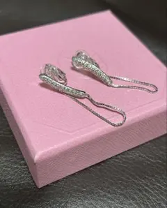 美品スワロフスキーSwarovski クリスタル装飾チェーン イヤリング　箱無しのサムネイル