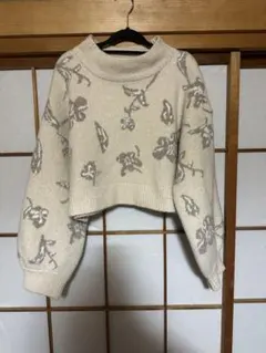 花柄デザインのクリーム色セーター Mサイズ