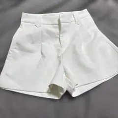 ホワイト ショートパンツ