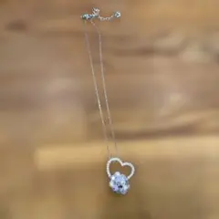 SWAROVSKIハートモチーフ　ネックレス