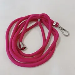 1点のみ❤️スマホショルダーストラップ　ピンク　ストラップホルダー斜めが首掛け
