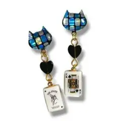 ピアス イヤリング レジン 猫 ハロウィン アリス トランプ 揺れる 天然石