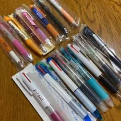 ★2〜3色ボールペン8本　★ブラックボールペン8本