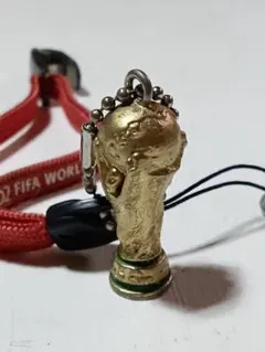 FIFA 2002 日韓ワールドカップ トロフィーキーホルダー - メルカリ