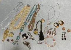 アクセサリーまとめ売り　ネックレス　ブローチ　イヤリング　22点