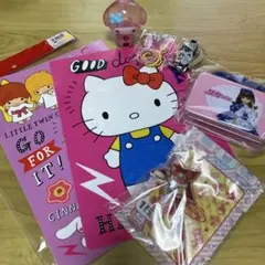 サンリオクリアファイル2枚、マイメロガチャ、リカちゃん、フライングタイガー他