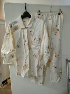 g-house 花柄ルームウェアセット（クリーム色）