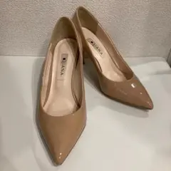 【美品】DIANA　ダイアナ　エナメル　パンプス　ポインテッドトゥ　ベージュ