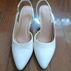 ホワイト スリングバック パンプス