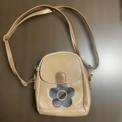 ベージュ 花モチーフ ショルダーバッグ