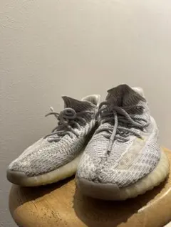 Adidas Yeezy Boost 350 V2 グレー