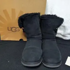 UGG ブラック ムートンブーツ 装飾ボタン付き 23.0