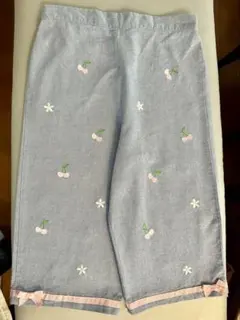 夏物 さくらんぼ刺繍の7分パンツ