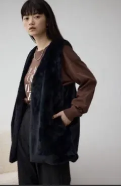 AZUL by moussyフェイクファーベスト