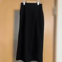 黒のタイトスカート 前面ポケット付き