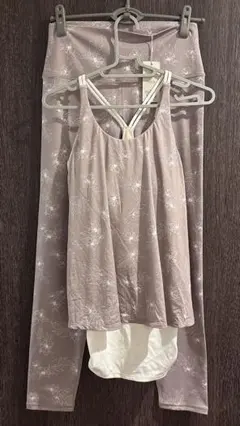 新品未使用 LAVA SUKALA フラワープリントカバータンクトップ レギンス