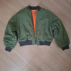 オリーブグリーン ボンバージャケット