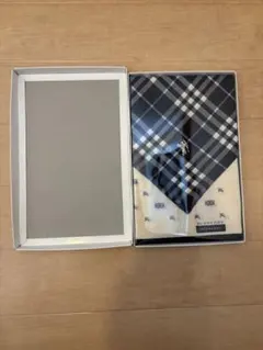 【BURBERRY】チェック柄 ハンカチ ギフトボックス付き
