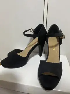 美品！ROSEBUD サンダルのサムネイル