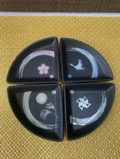 寛斎　花鳥風月　三角形小皿 4枚セットのサムネイル