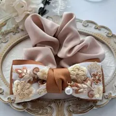 ⭐3115⭐❣️大人可愛い華やかアクセ❣️オリジナル✴インド刺繍リボンシュシュ