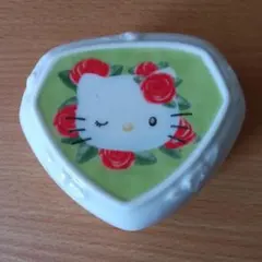 1999年製 サンリオ ハローキティ ジュエリーボックス 陶器製小物入れ